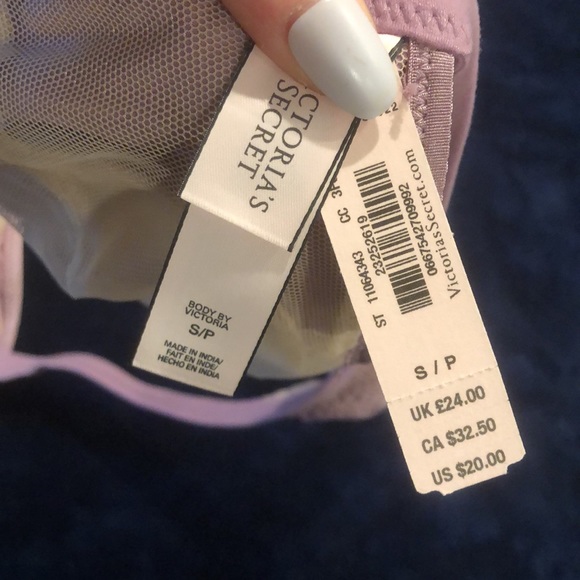 BNWT - Picture 2 of 3